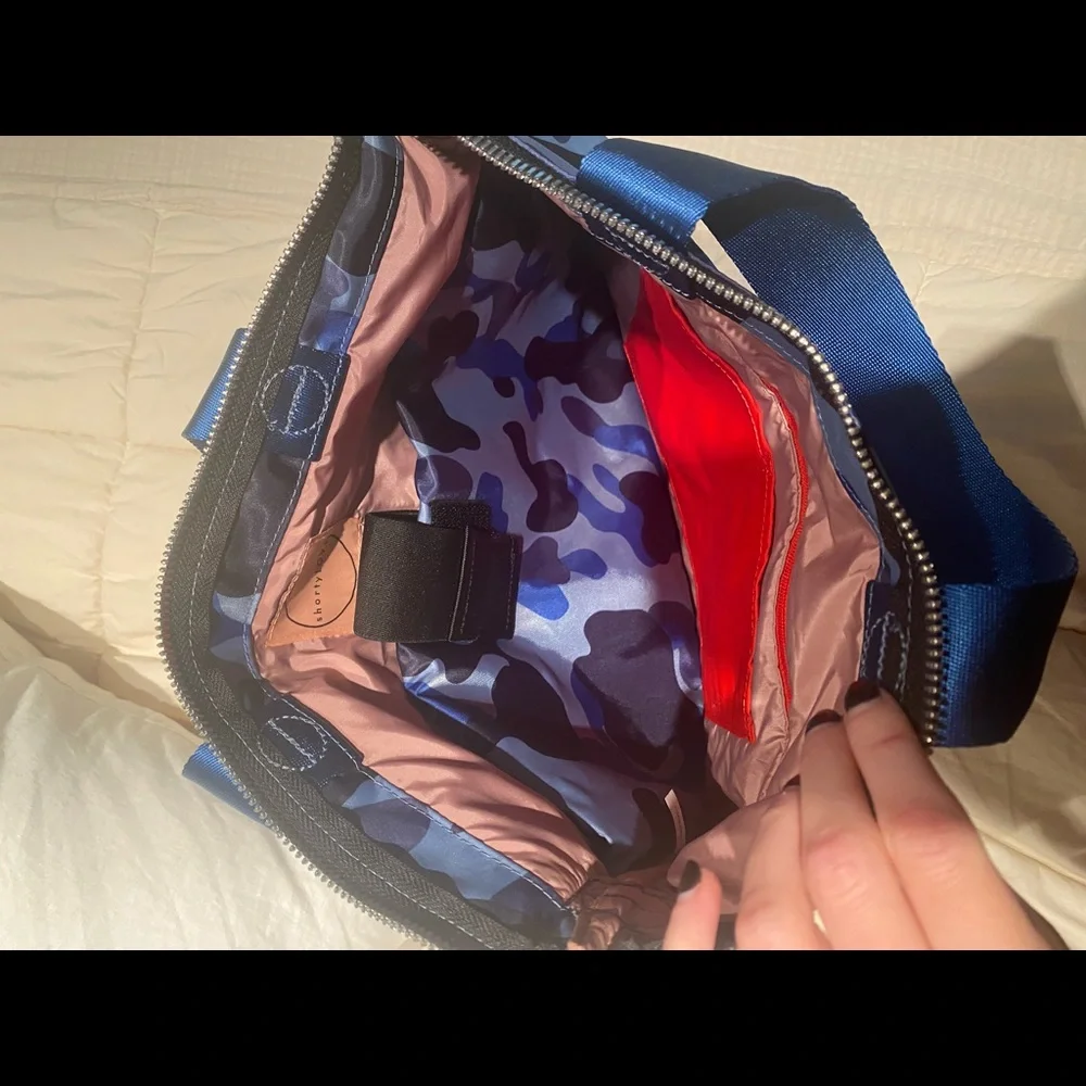 shortyLOVE Blue Camo Wonder Crossbody Bag - Picture 3 of 3